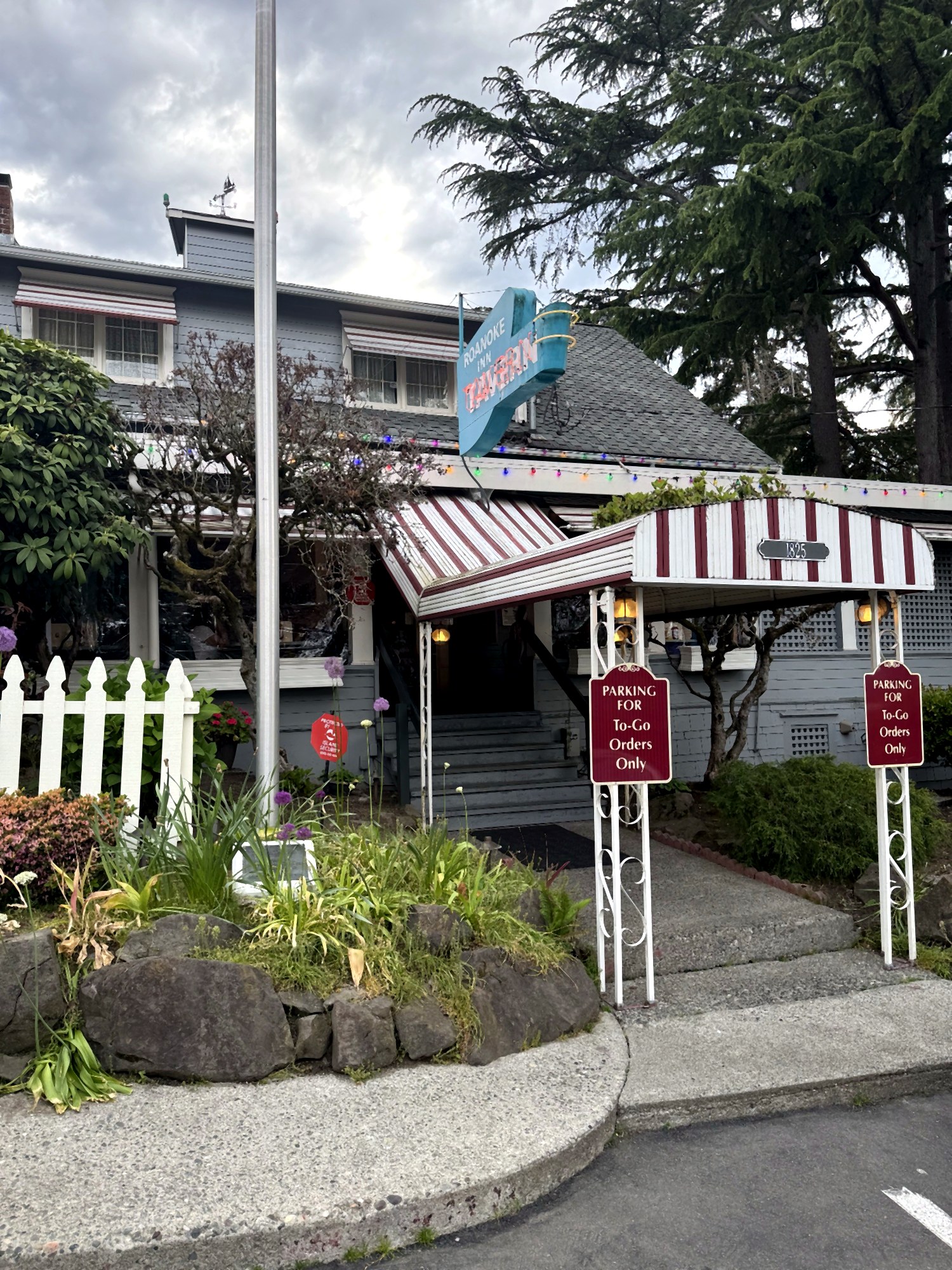 Historic Roanoke Inn Tavern